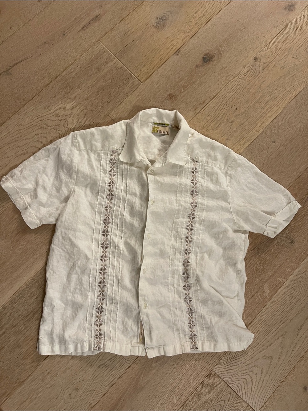 Cubavera White 100% Linen Button-Front Guayabera with embroidery size XL